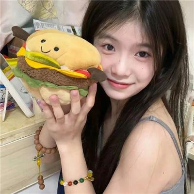 踮起脚尖靠近你